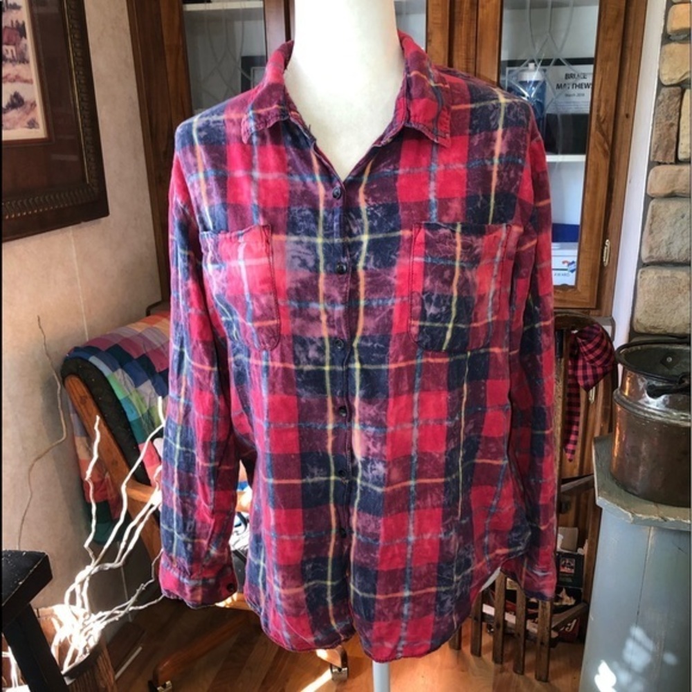 VANILLA STAR SIZE MEDIUM BLEACHED FLANNEL LONG SLEEVE SHIRT POCKETS ON FRONT